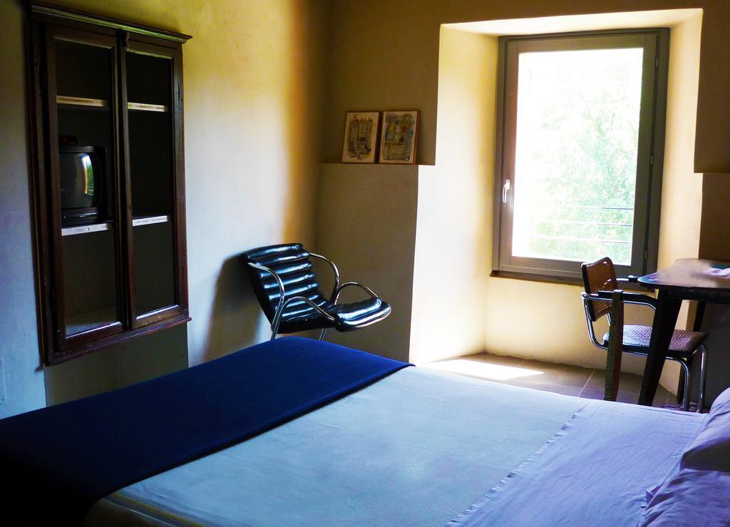 Camera Con Vista Fossombrone Bilik gambar