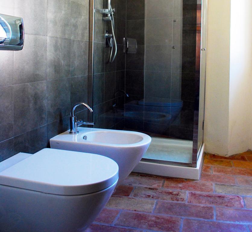 Camera Con Vista Fossombrone Bilik gambar